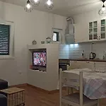 Zuzul - Apartment