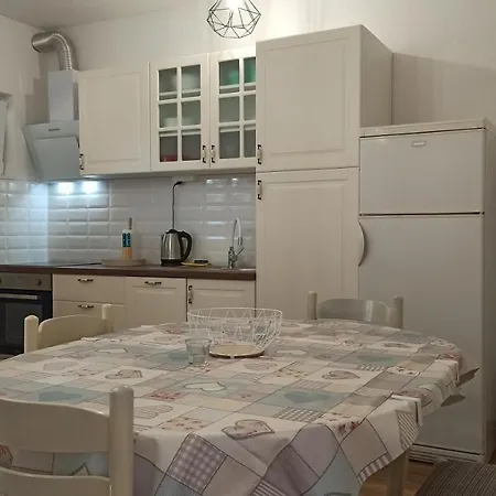 Zuzul - Apartment Trogir
