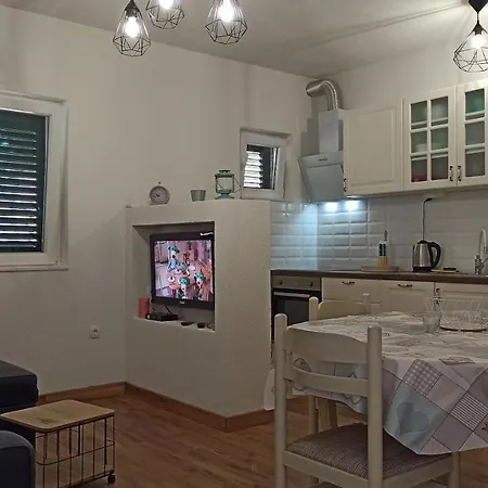 Zuzul - Apartment